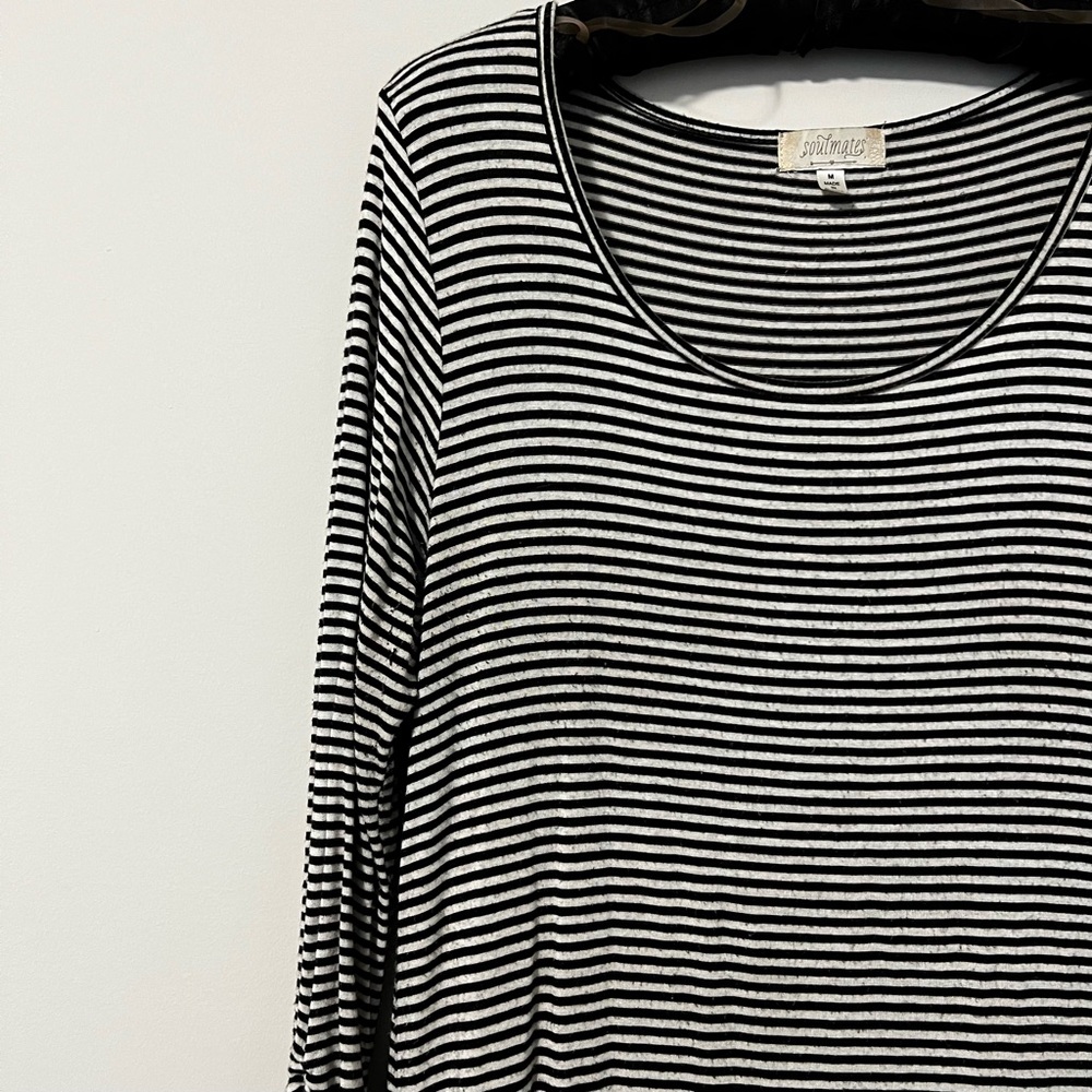 Striped 3/4 sleeve tunic.